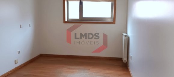 Квартира с 3 спальнями в Матозиньюш, Португалия № 32244 14