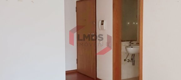 Квартира с 3 спальнями в Матозиньюш, Португалия № 32244 9