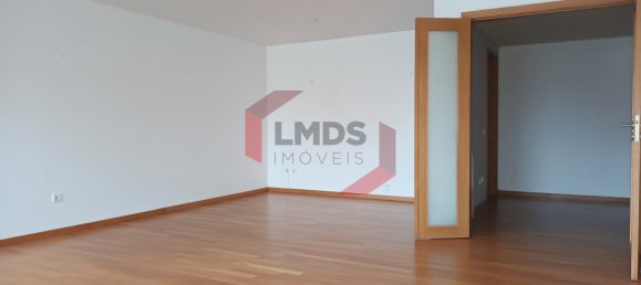 Квартира с 3 спальнями в Матозиньюш, Португалия № 32244 5