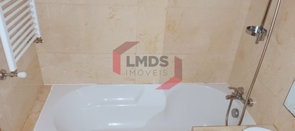 Квартира с 3 спальнями в Матозиньюш, Португалия № 32244 19