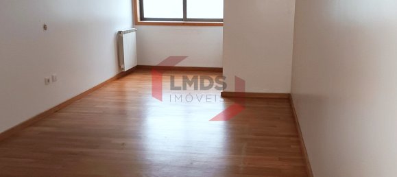 Квартира с 3 спальнями в Матозиньюш, Португалия № 32244 10