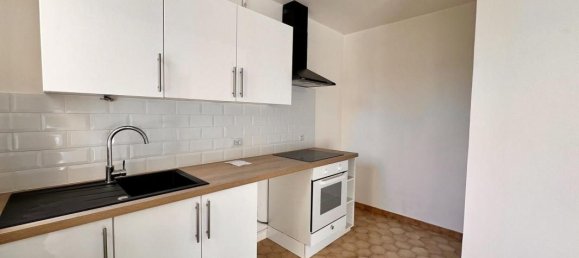 Квартира с 1 спальней в Сент-Женевьев-де-Буа, Франция № 179534 4