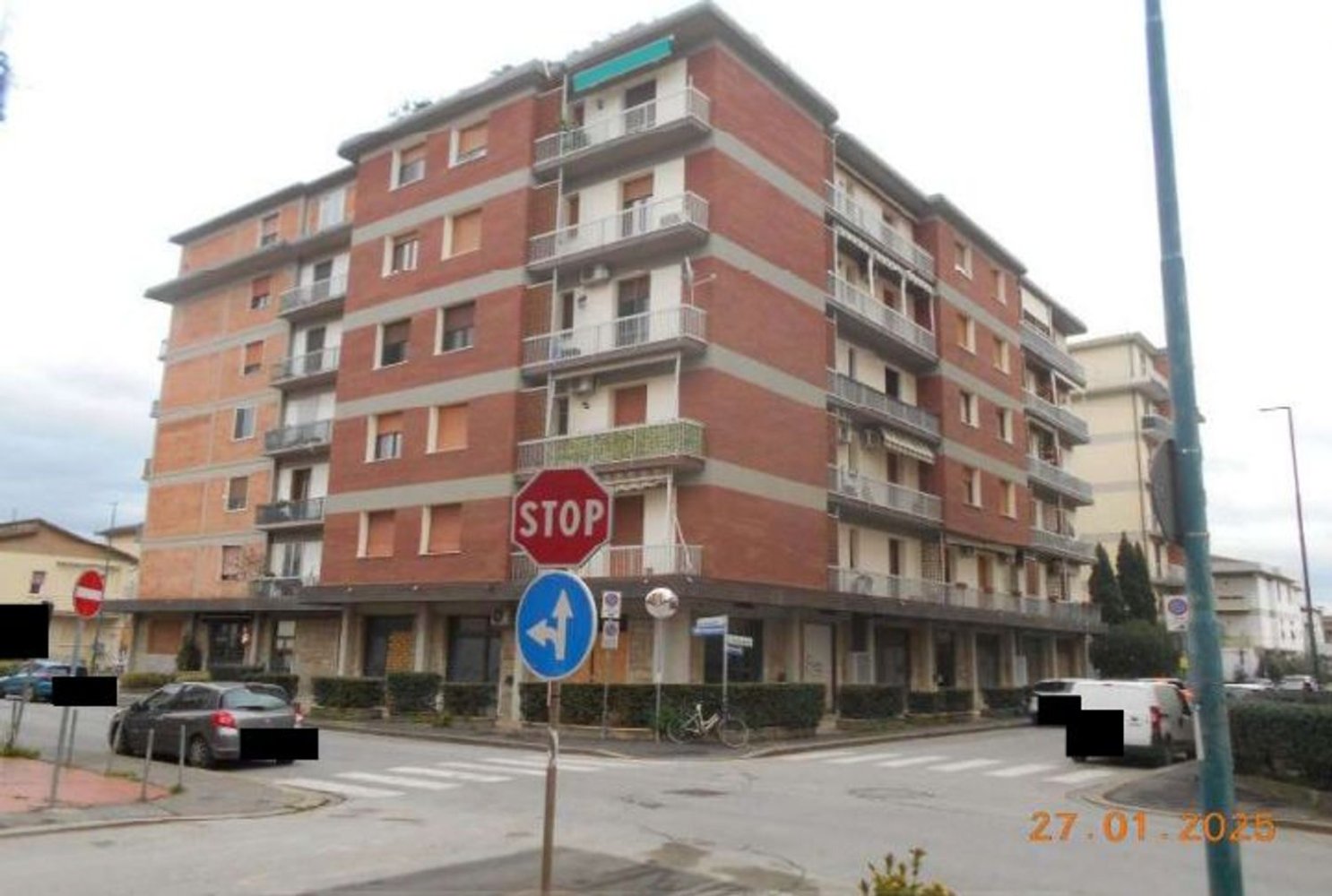 5 rooms Apartment in Campi Bisenzio, Italy No. 292882