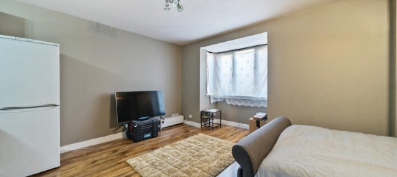 Studio in London, United Kingdom No. 7731 5