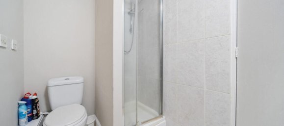 Studio in London, United Kingdom No. 7731 12