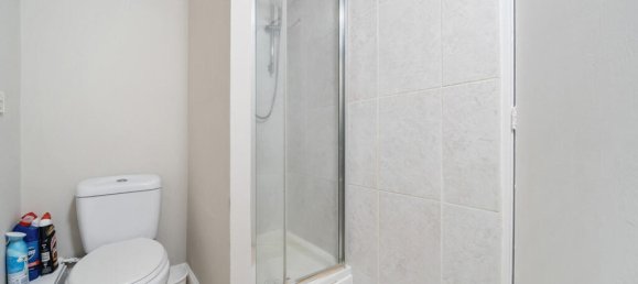 Studio in London, United Kingdom No. 7731 23