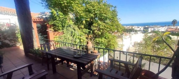 4 bedrooms House in Malaga, Spain No. 104123 3