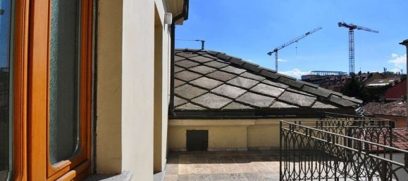 9 rooms Apartment in Turin, Italy No. 55440 12