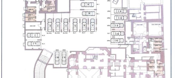 9 rooms Apartment in Turin, Italy No. 55440 28