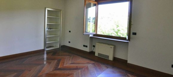 9 rooms Apartment in Turin, Italy No. 55440 10