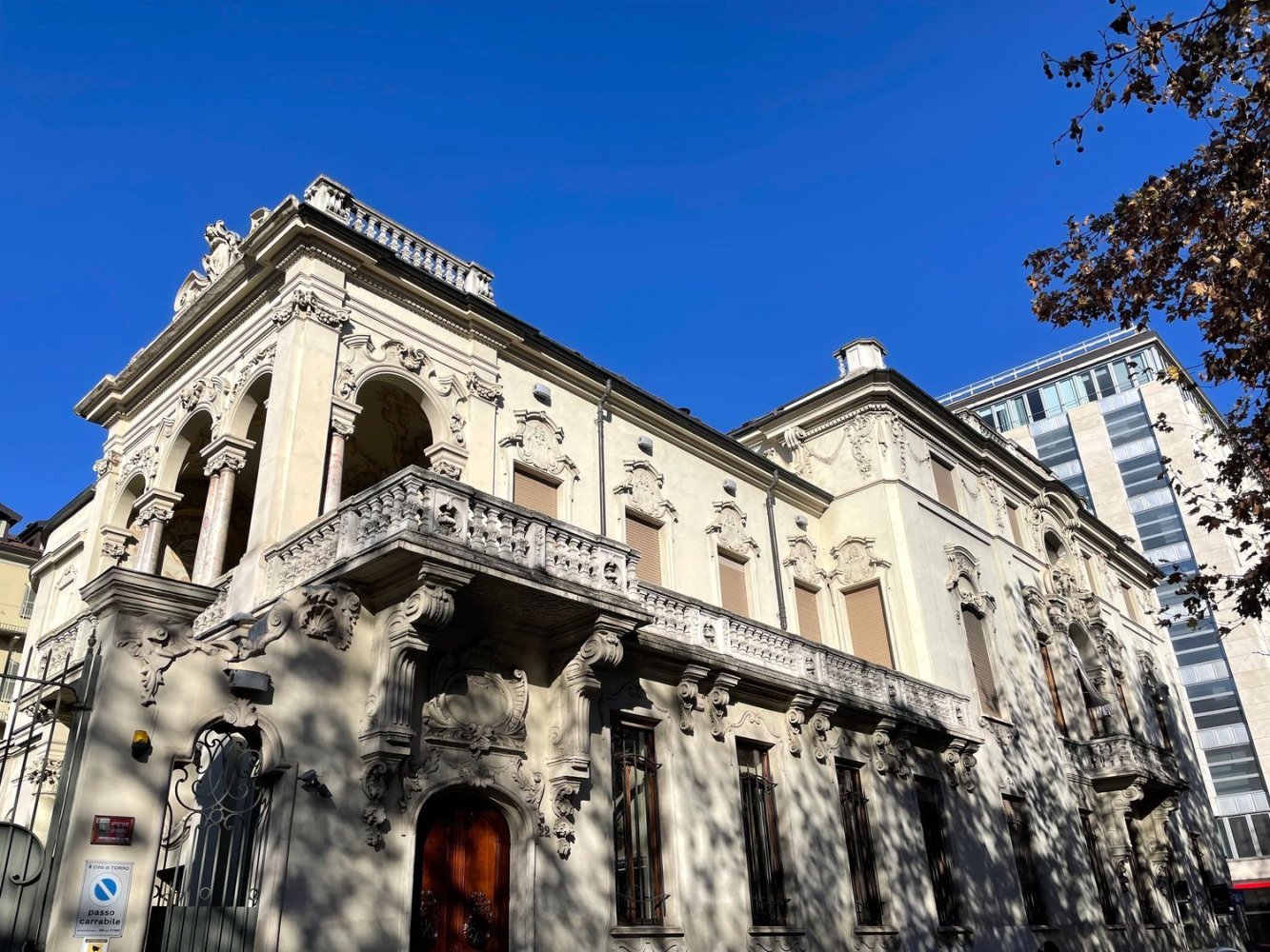 9 rooms Apartment in Turin, Italy No. 55440