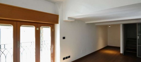 9 rooms Apartment in Turin, Italy No. 55440 9