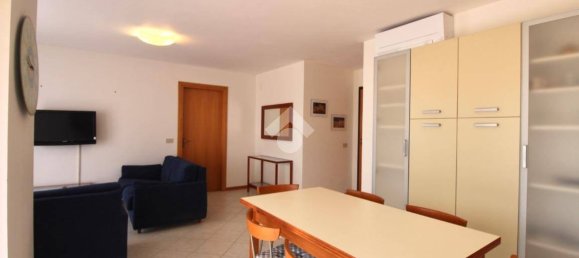 Apartamento de 2 dormitorios en Udine, Italy No. 303970 18