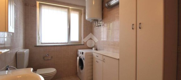 Apartamento de 2 dormitorios en Udine, Italy No. 303970 32