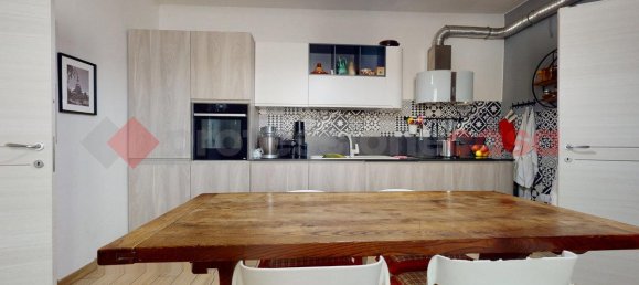 Квартира с 6 комнатами в Галликано, Италия № 152398 7