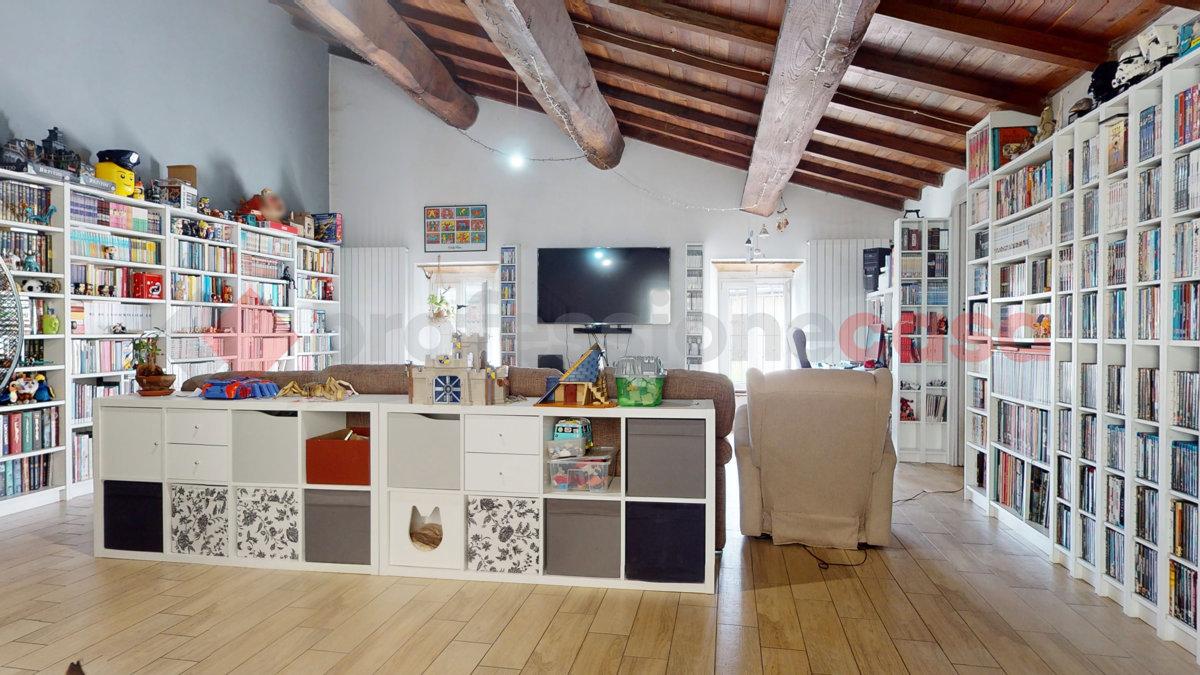 Квартира с 6 комнатами в Галликано, Италия № 152398