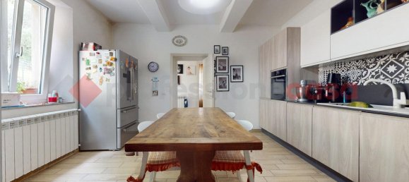 Квартира с 6 комнатами в Галликано, Италия № 152398 5