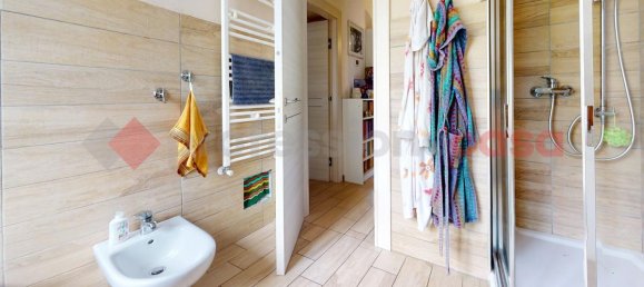 Квартира с 6 комнатами в Галликано, Италия № 152398 16