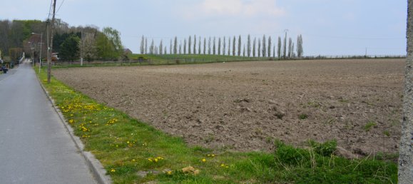  Land in Laon, France No. 85367 3