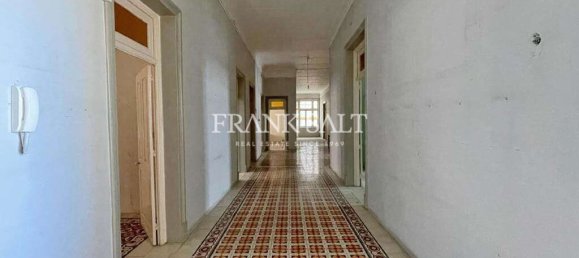 Квартира с 4 спальнями в Сент-Джулианс, Мальта № 232 5