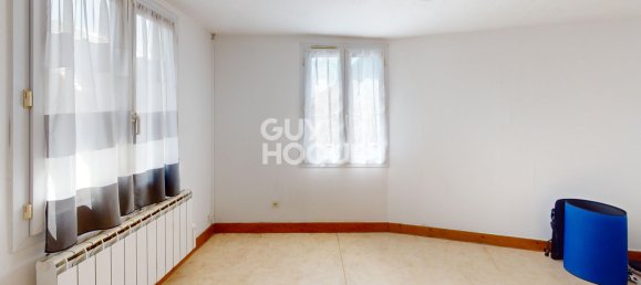 3 bedrooms Building in Saint-Hippolyte, France No. 95251 4