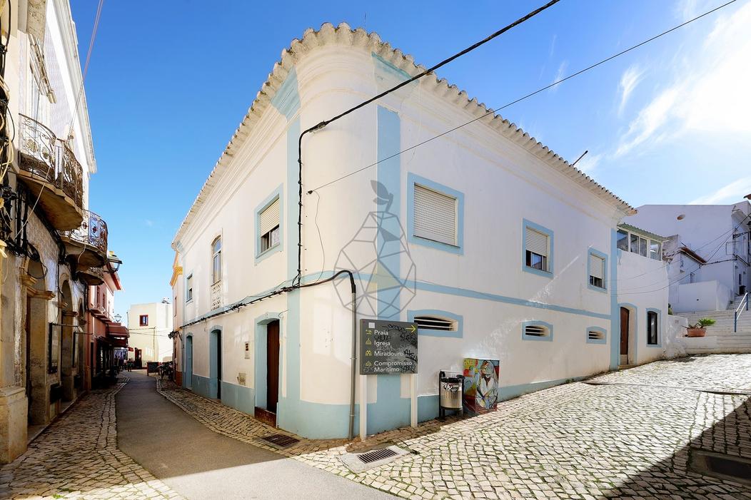 5 bedrooms Building in Ferragudo, Portugal No. 341879