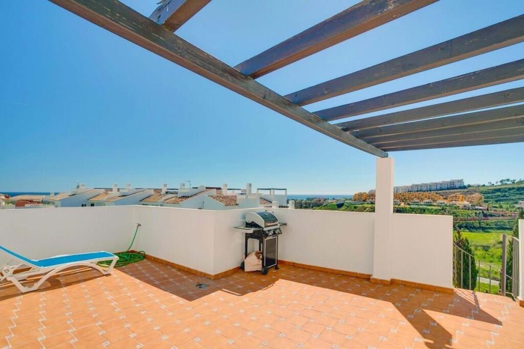 3 Schlafzimmer Penthouse in La Duquesa, Spain, Nr. 256383