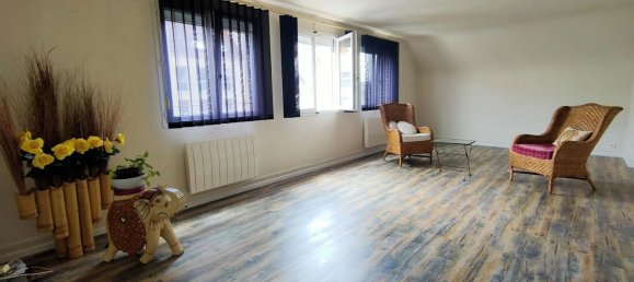 3 bedrooms House in Crepy-en-Valois, France No. 94072 7