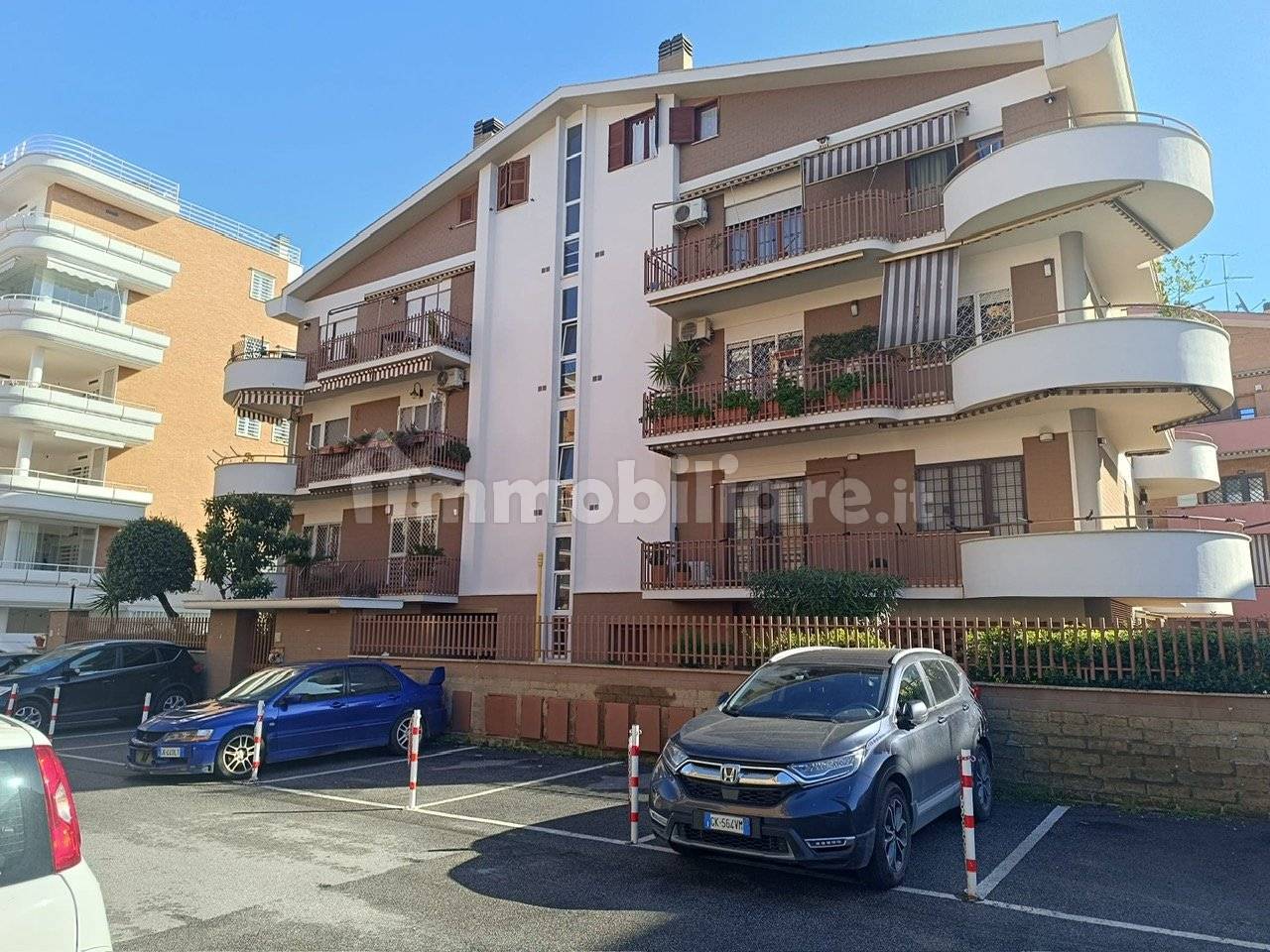 19m² Garage in Rome, Italy No. 200890