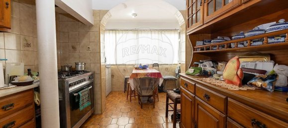 3 bedrooms House in Lisbon, Portugal No. 170025 9