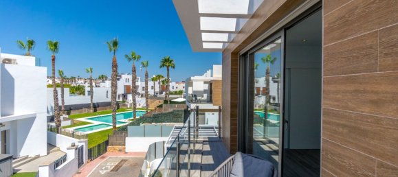 3 bedrooms House in Alicante, Spain No. 165235 8