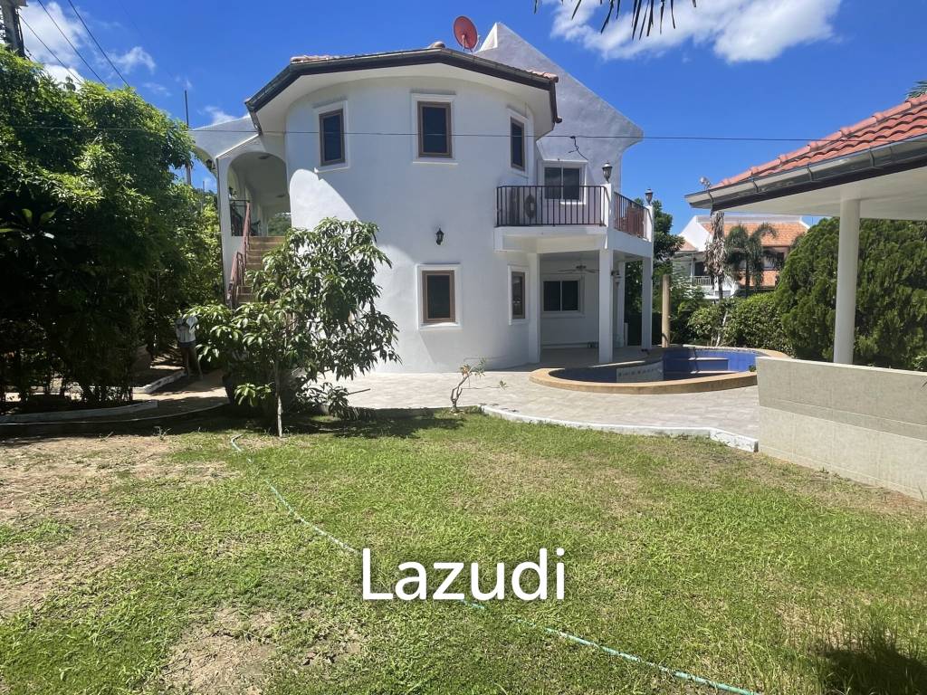 6 bedrooms Villa in Hua Hin, Thailand No. 23937