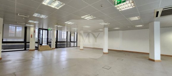 9 chambres Bâtiment à Vila Real, Portugal No. 70801 24