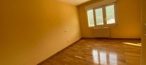 656m² Building in Zaragoza, Spain No. 66744 28