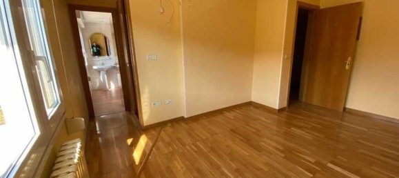 656m² Building in Zaragoza, Spain No. 66744 30