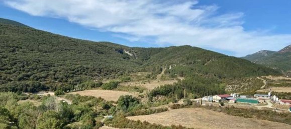 656m² Building in Zaragoza, Spain No. 66744 24