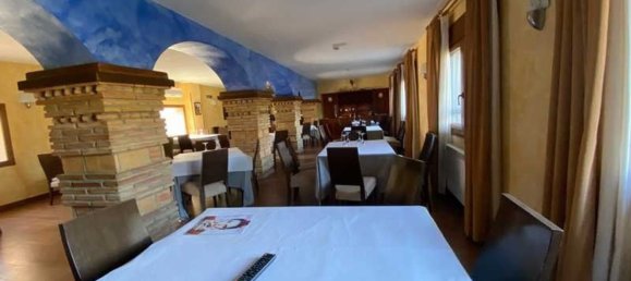 656m² Building in Zaragoza, Spain No. 66744 7