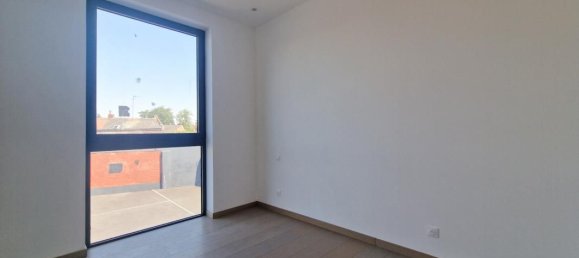 3 bedrooms Apartment in Roubaix, France No. 240845 3