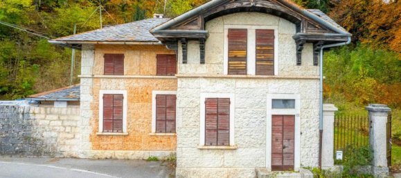 50 rooms Villa in Bosco Chiesanuova, Italy No. 24471 20