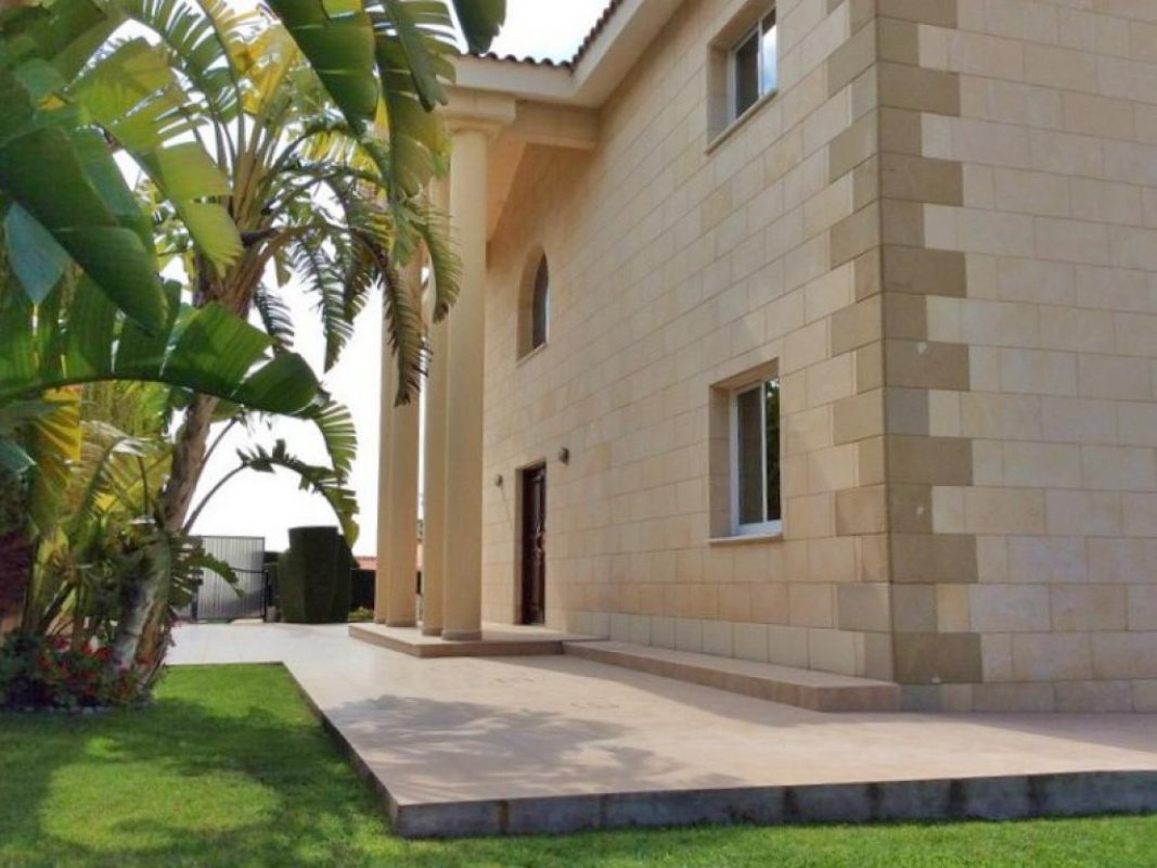 3 bedrooms Villa in Limassol, Cyprus No. 12316