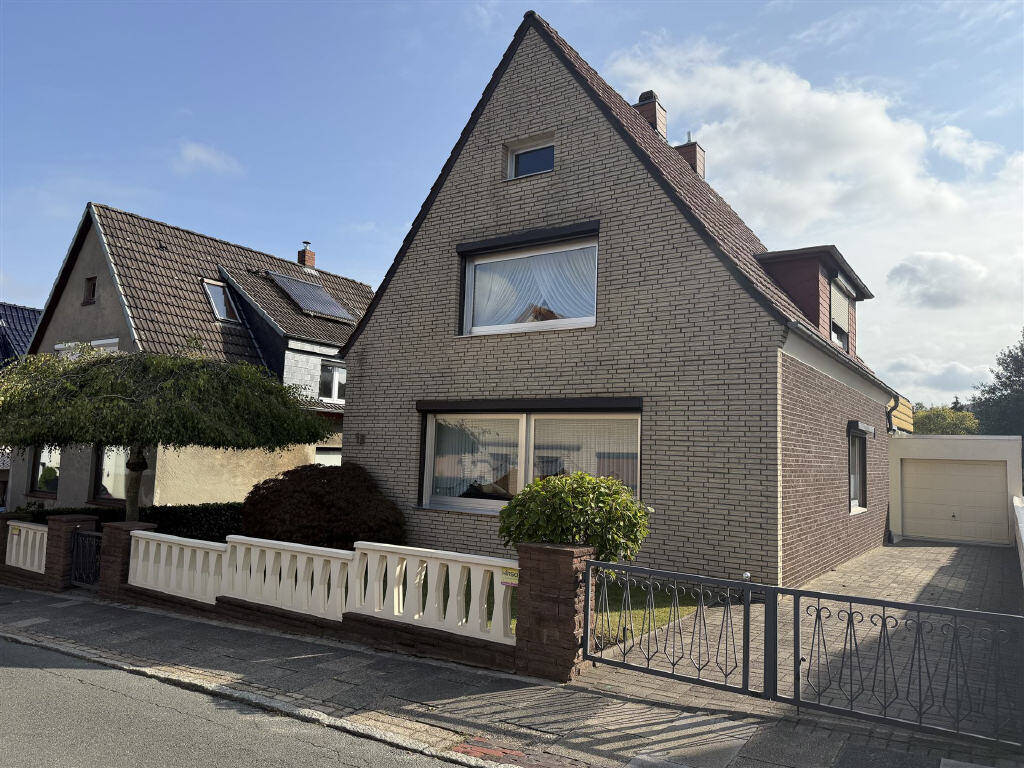 4 rooms House in Bremen, Germany No. 368125
