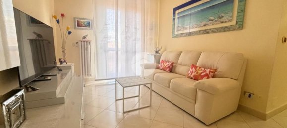 2-salle Appartement à Bollate, Italy No. 128454 5