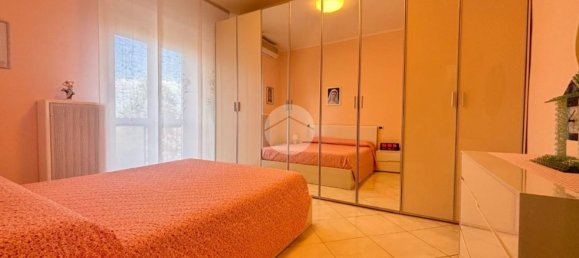 2-salle Appartement à Bollate, Italy No. 128454 14