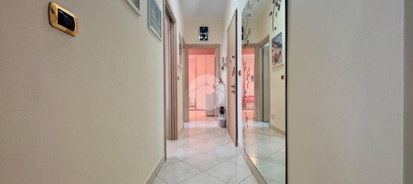 2-salle Appartement à Bollate, Italy No. 128454 10