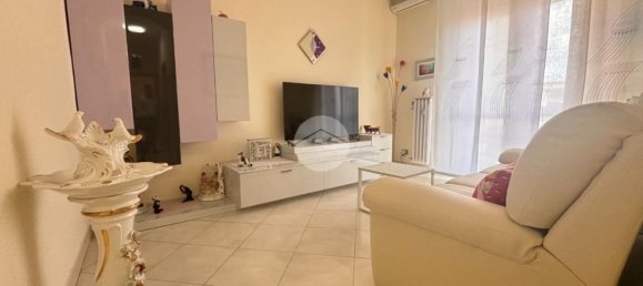 2-salle Appartement à Bollate, Italy No. 128454 4