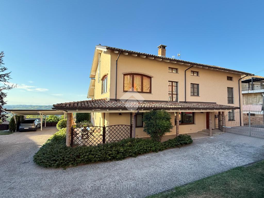 4 bedrooms Villa in San Marzano Oliveto, Italy No. 366600