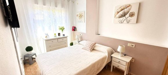 Apartamento de 2 dormitorios en Torrevieja, Spain No. 182913 3