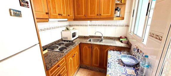 Apartamento de 2 dormitorios en Torrevieja, Spain No. 182913 2