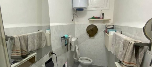 Apartamento de 4 habitaciónes en Bari, Italy No. 26147 21