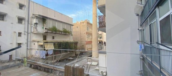 Apartamento de 4 habitaciónes en Bari, Italy No. 26147 19